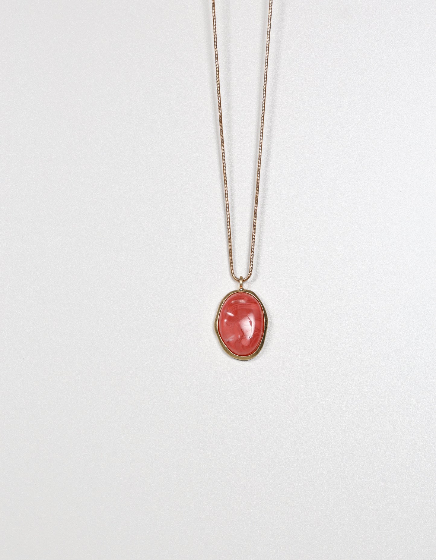 Collier pendentif en pierre naturelle rose
