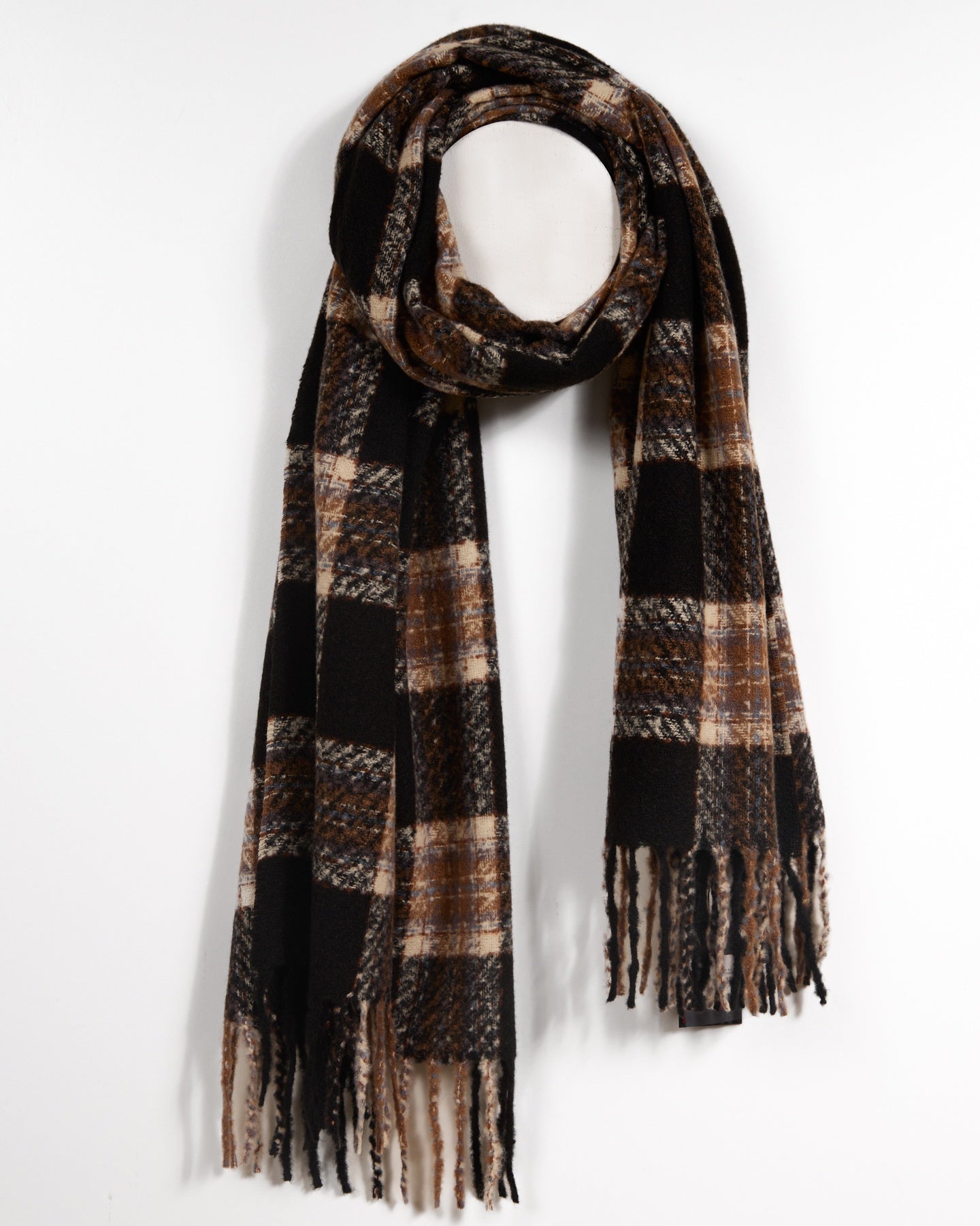 Écharpe noire au design minimaliste et en tissu doux