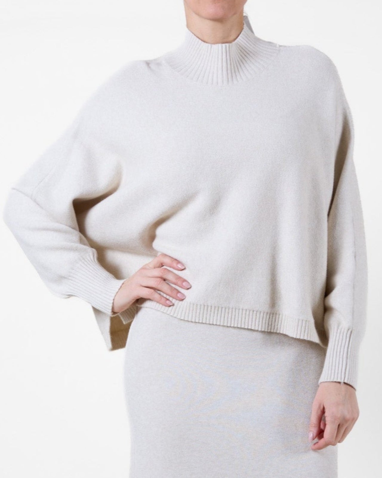 Pull Beige à Col Montant et Manches Dolman