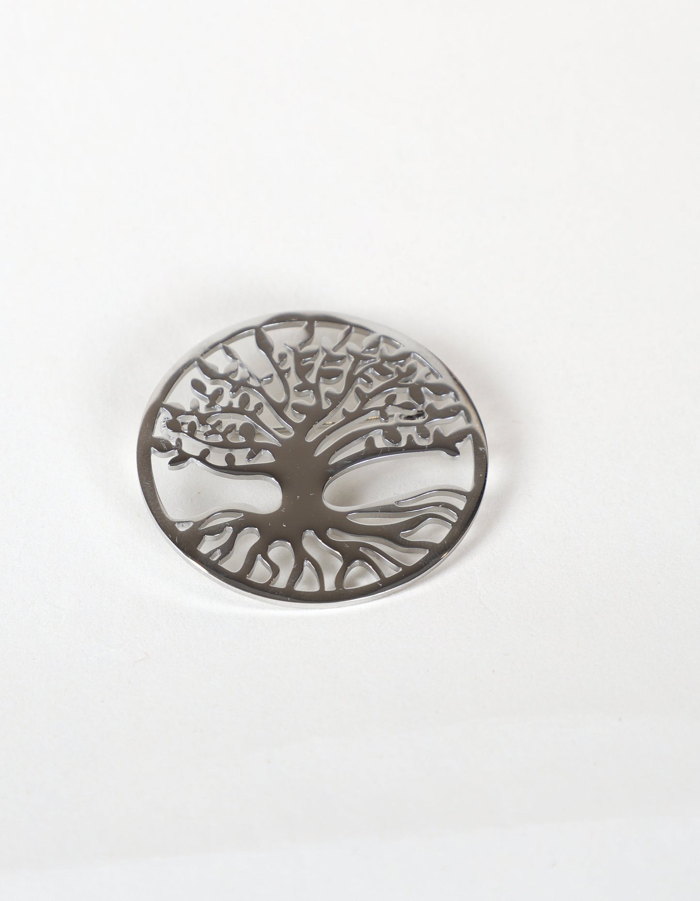 Broche arbre détaillée en argent