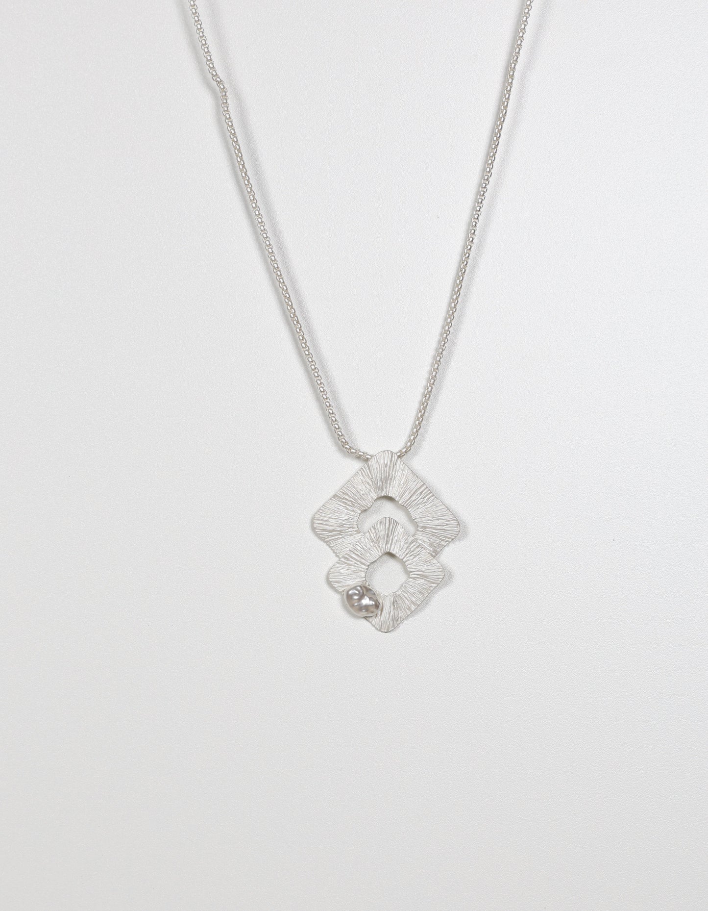 Silver Textured Geometric Pendant Necklace