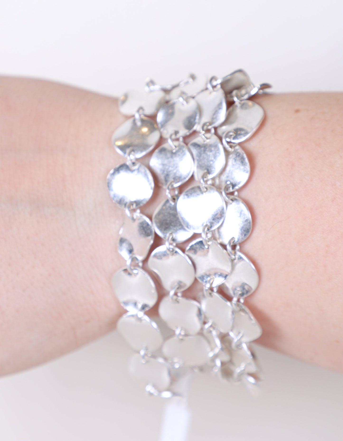 Bracelet à maillons texturés en écailles de poisson argenté