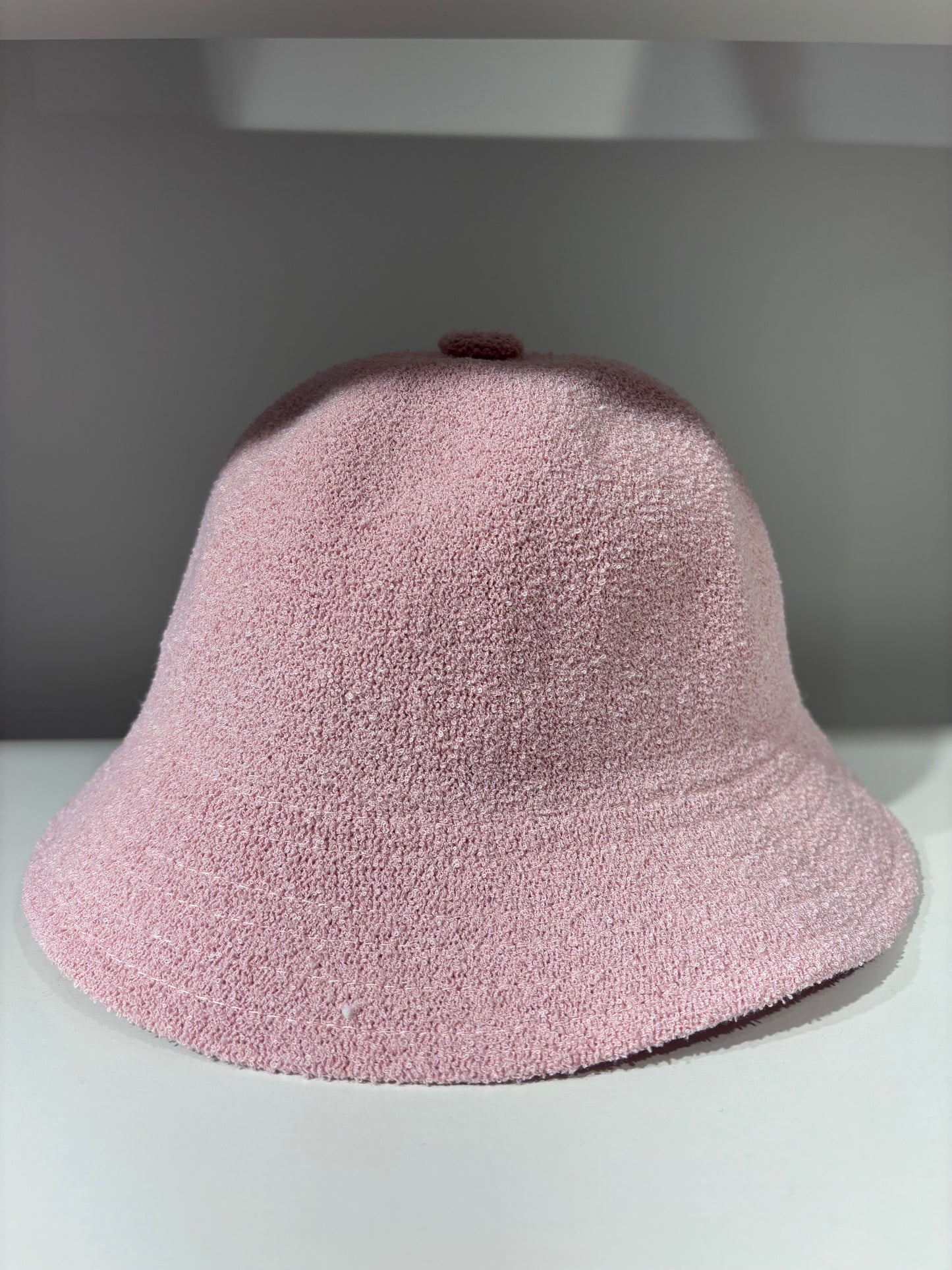 Chapeau cloche en tissu éponge doux rose