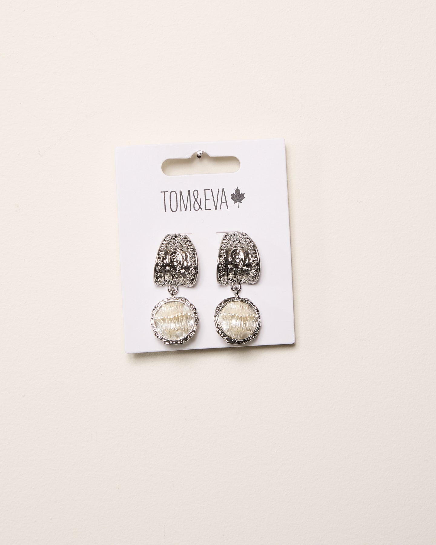 Boucles d’oreilles bohèmes anneau avec perle texturée argentées