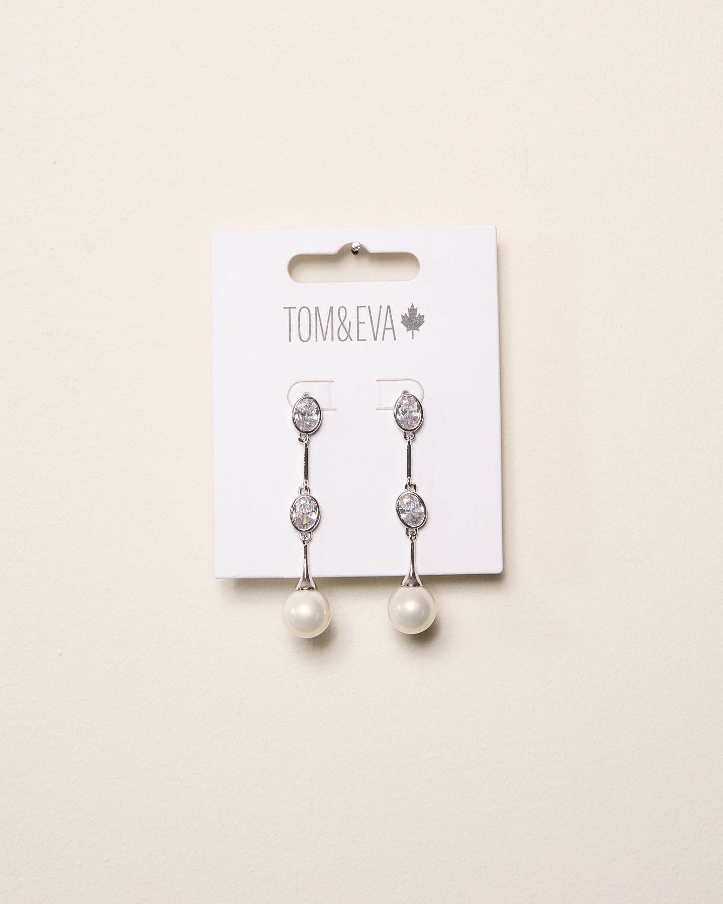 Boucles d’oreilles pendantes superposées avec perles et strass