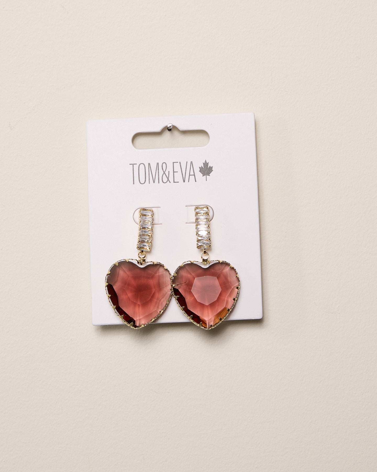 Boucles d’oreilles pendantes grand cœur avec pierre brune