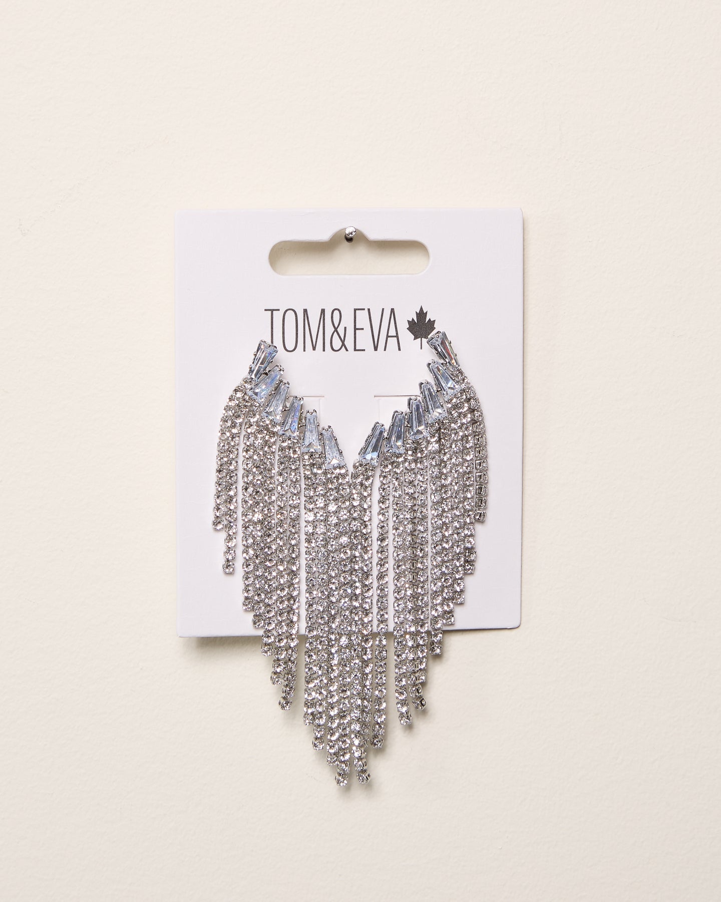 Boucles d’oreilles pendantes larges à strass et angles argentées