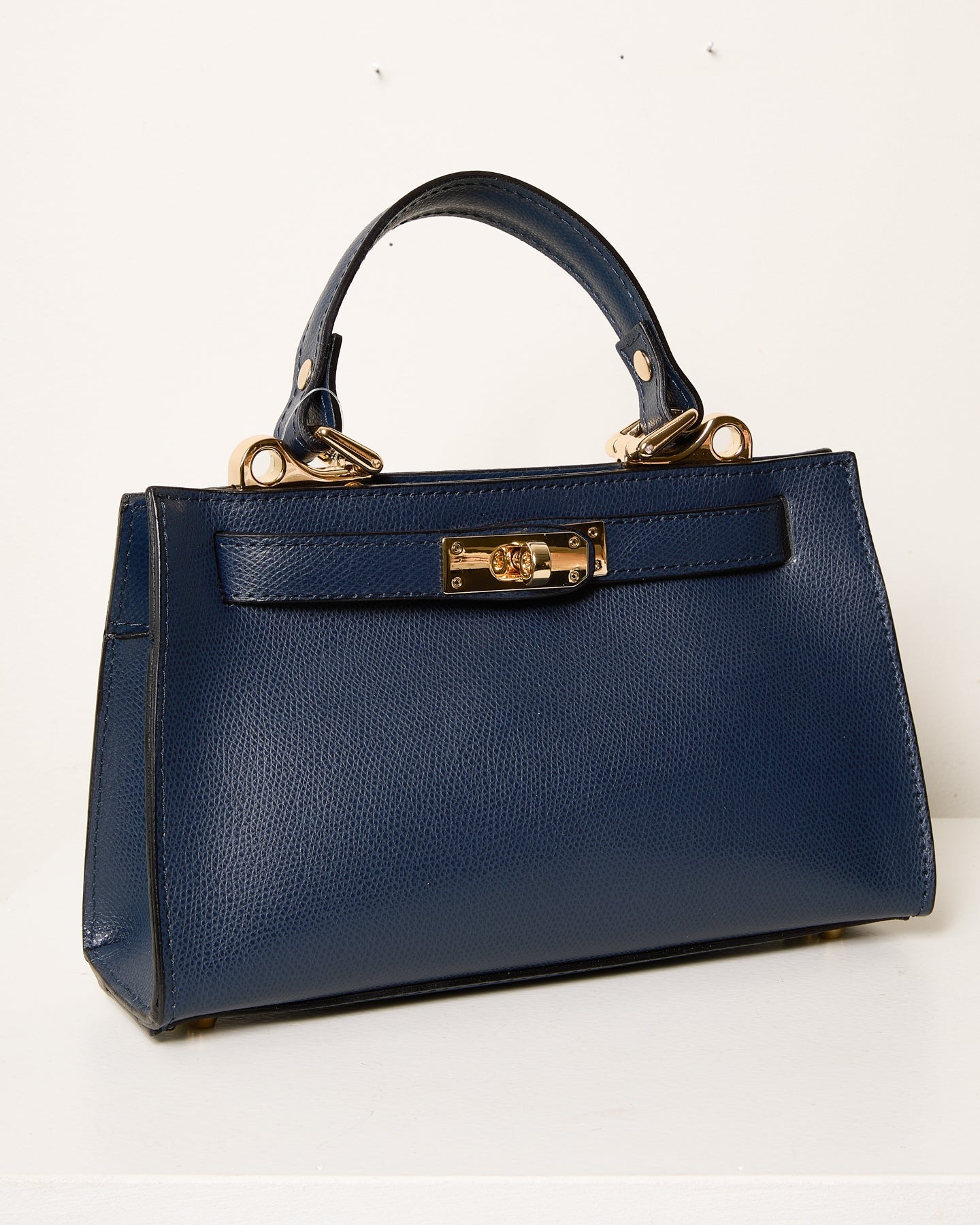 Sac à Main en Cuir Bleu avec Quincaillerie Dorée