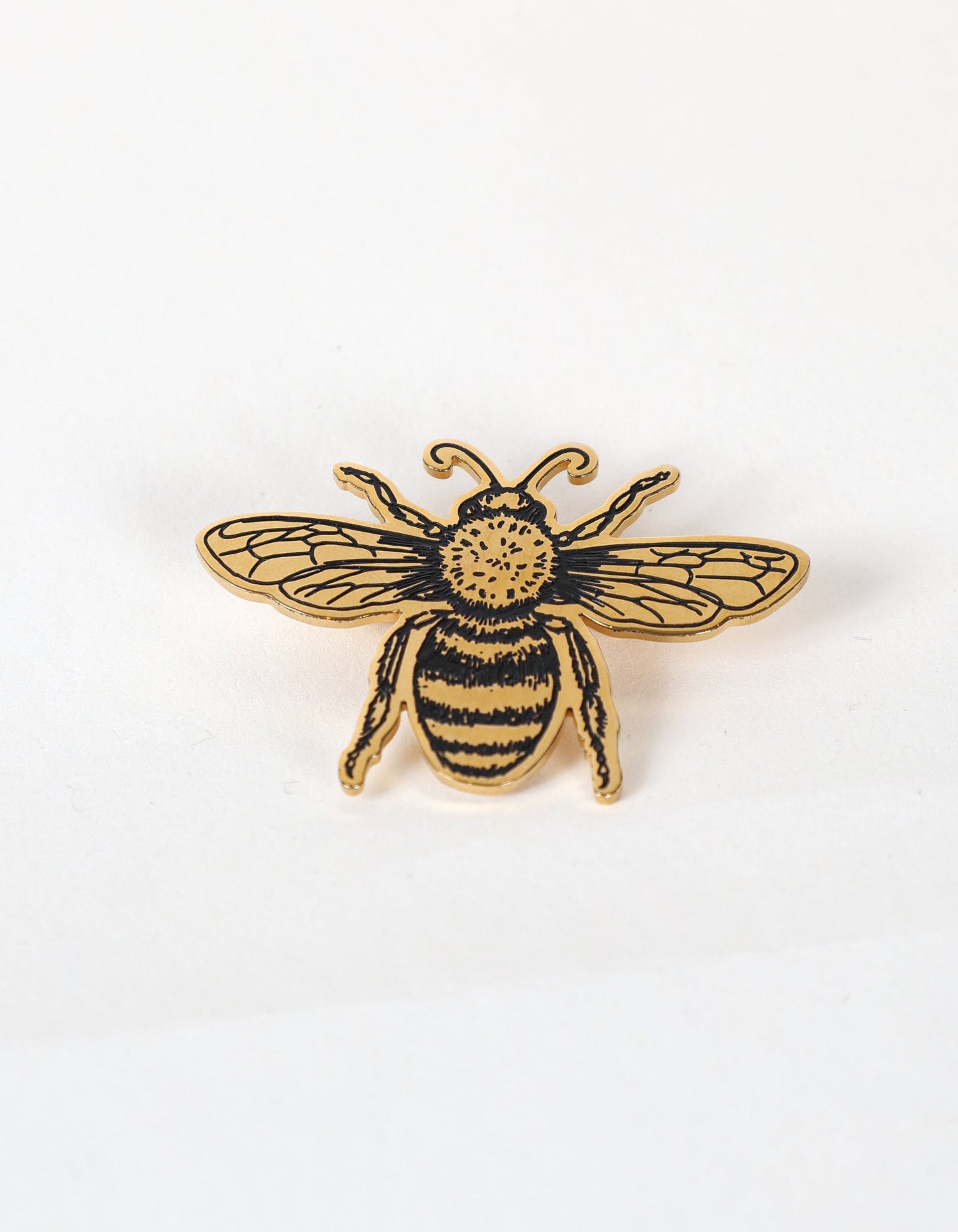 Elegant Bee Brooch in Gold
