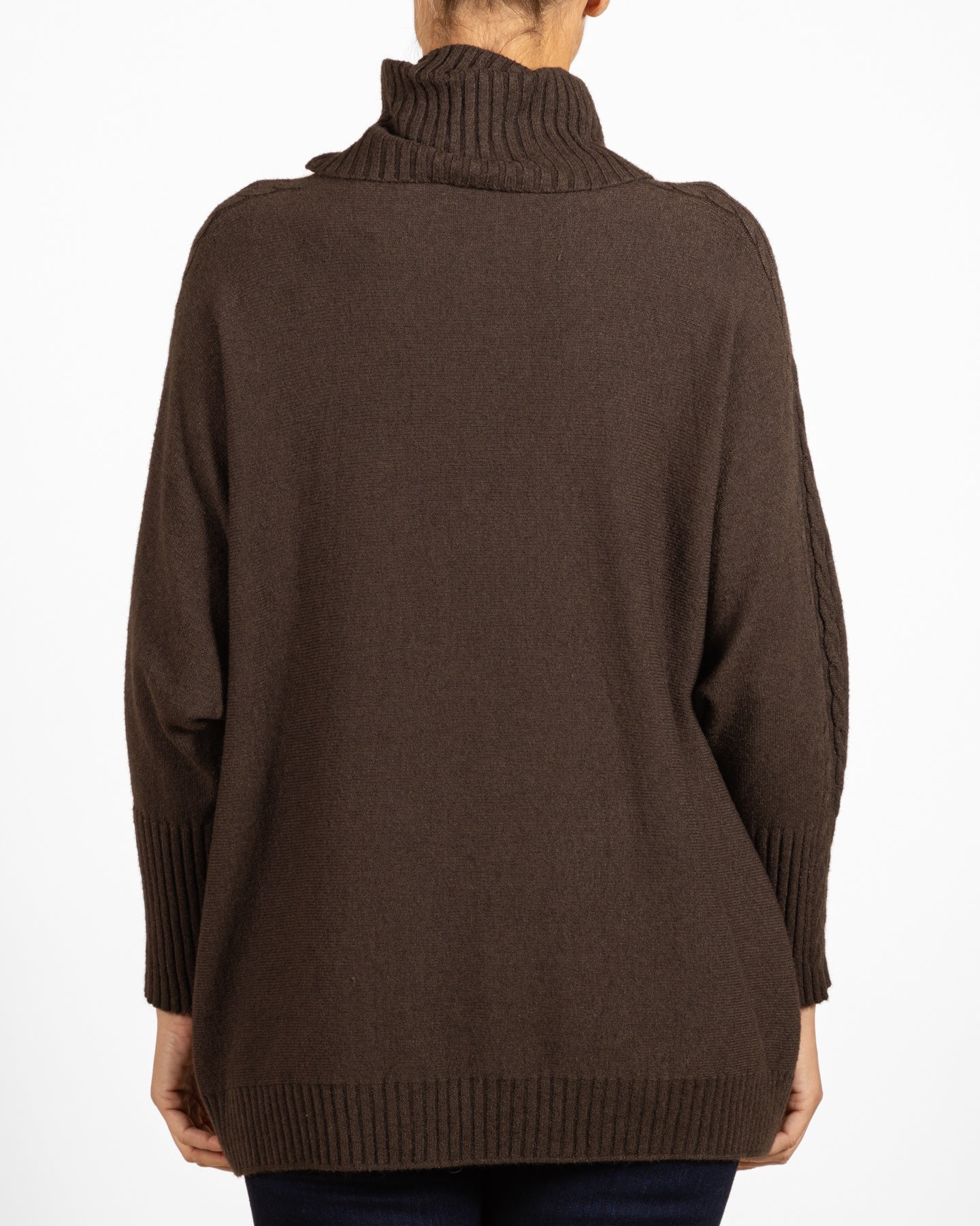 Pull à Col Bénitier avec Manches Dolman et Manches Torsadées