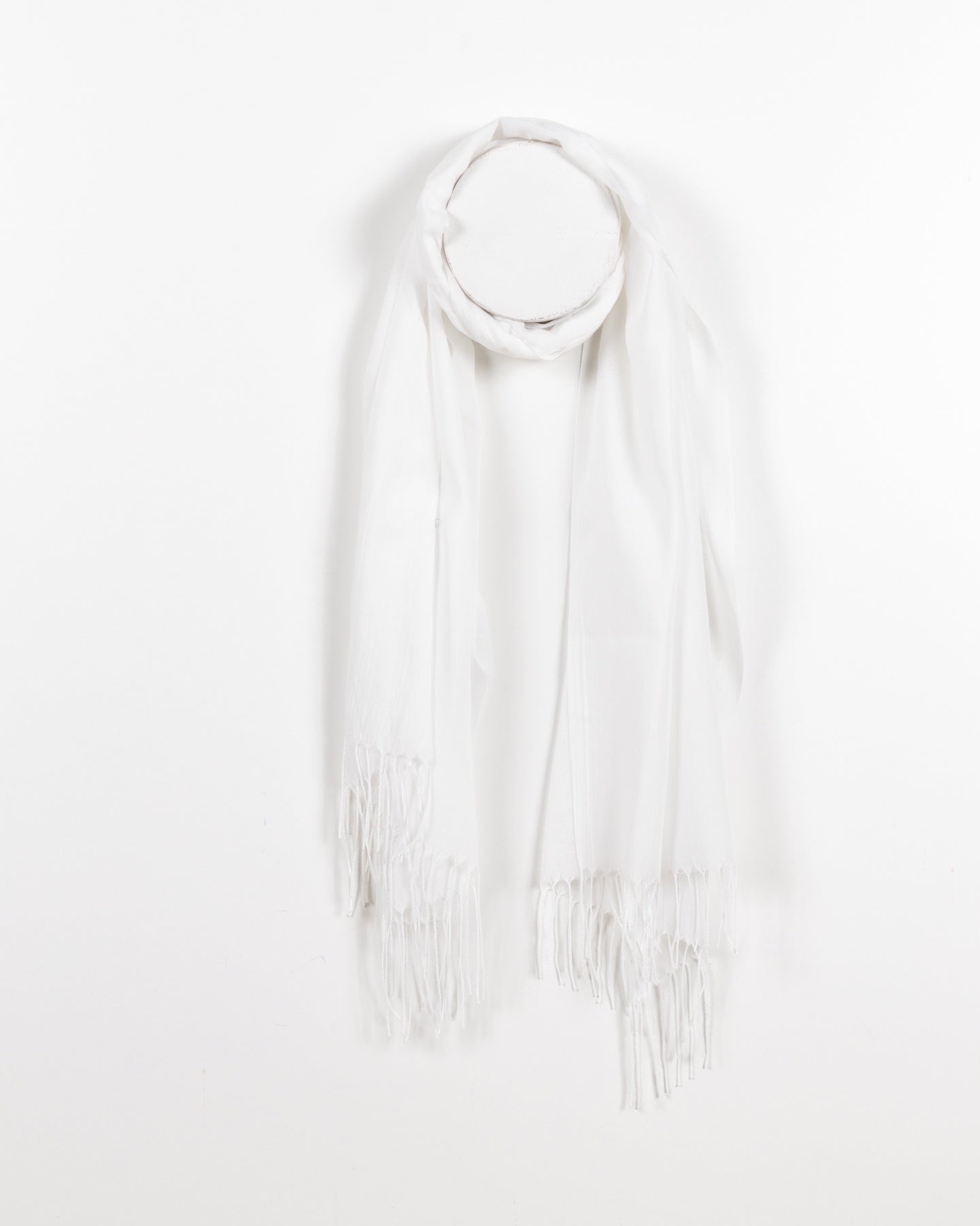 Écharpe classique à franges blanches
