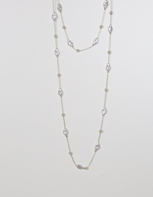 Chain Necklace with Pearls and Geometric Diamond-Shaped Details