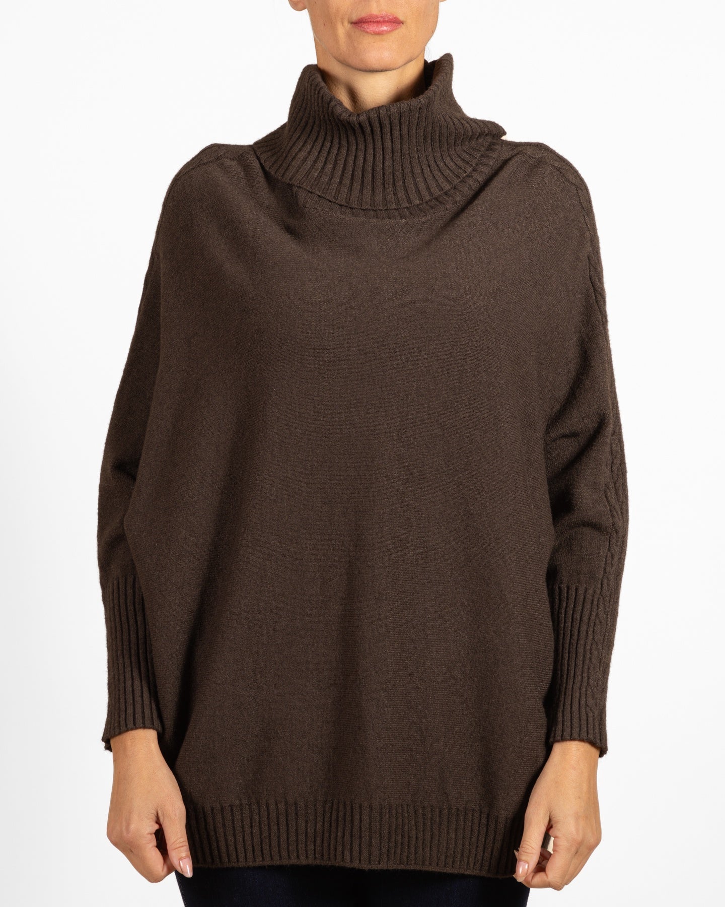 Pull à Col Bénitier avec Manches Dolman et Manches Torsadées