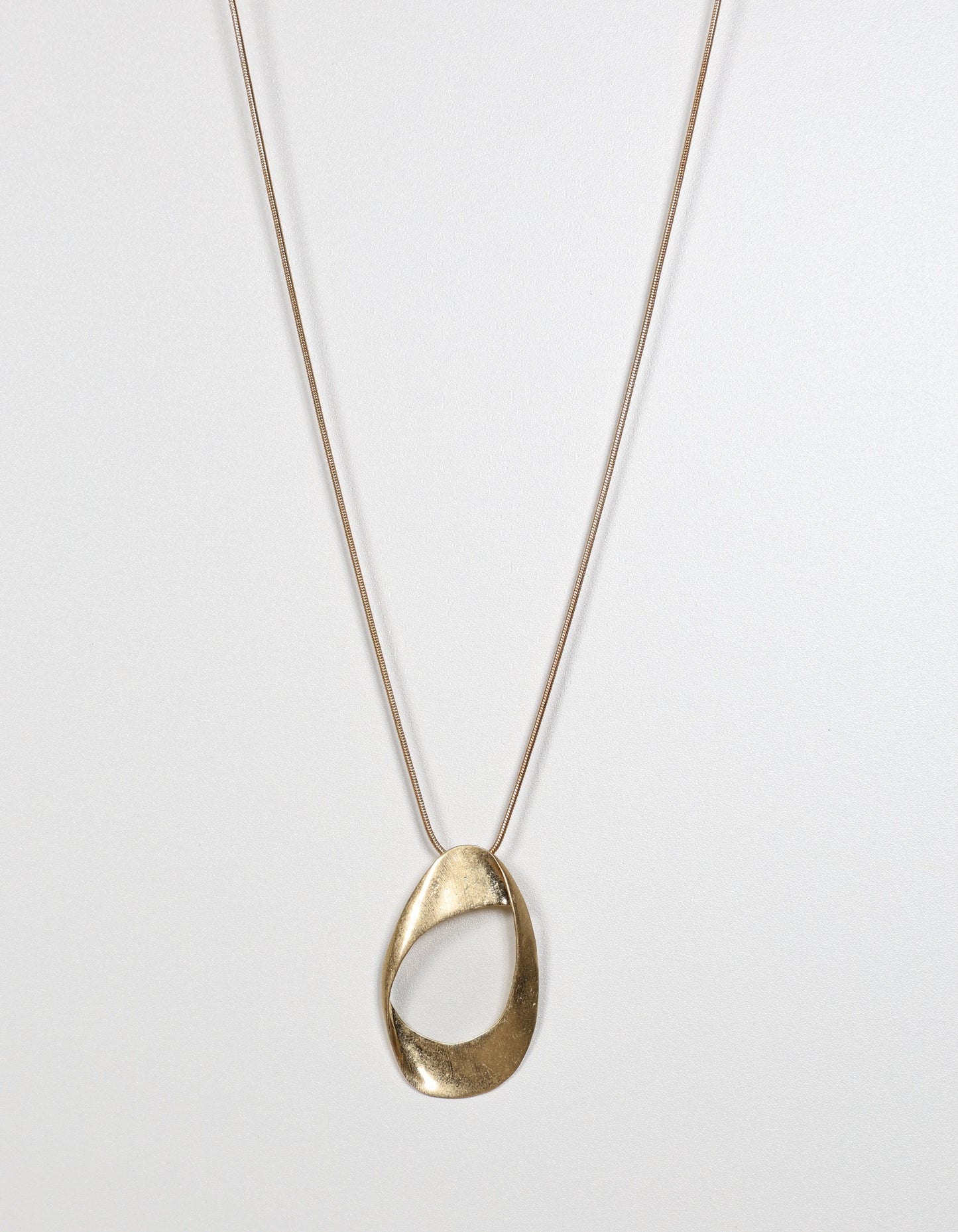 Gold Chain Necklace with Twisted Oval Pendant