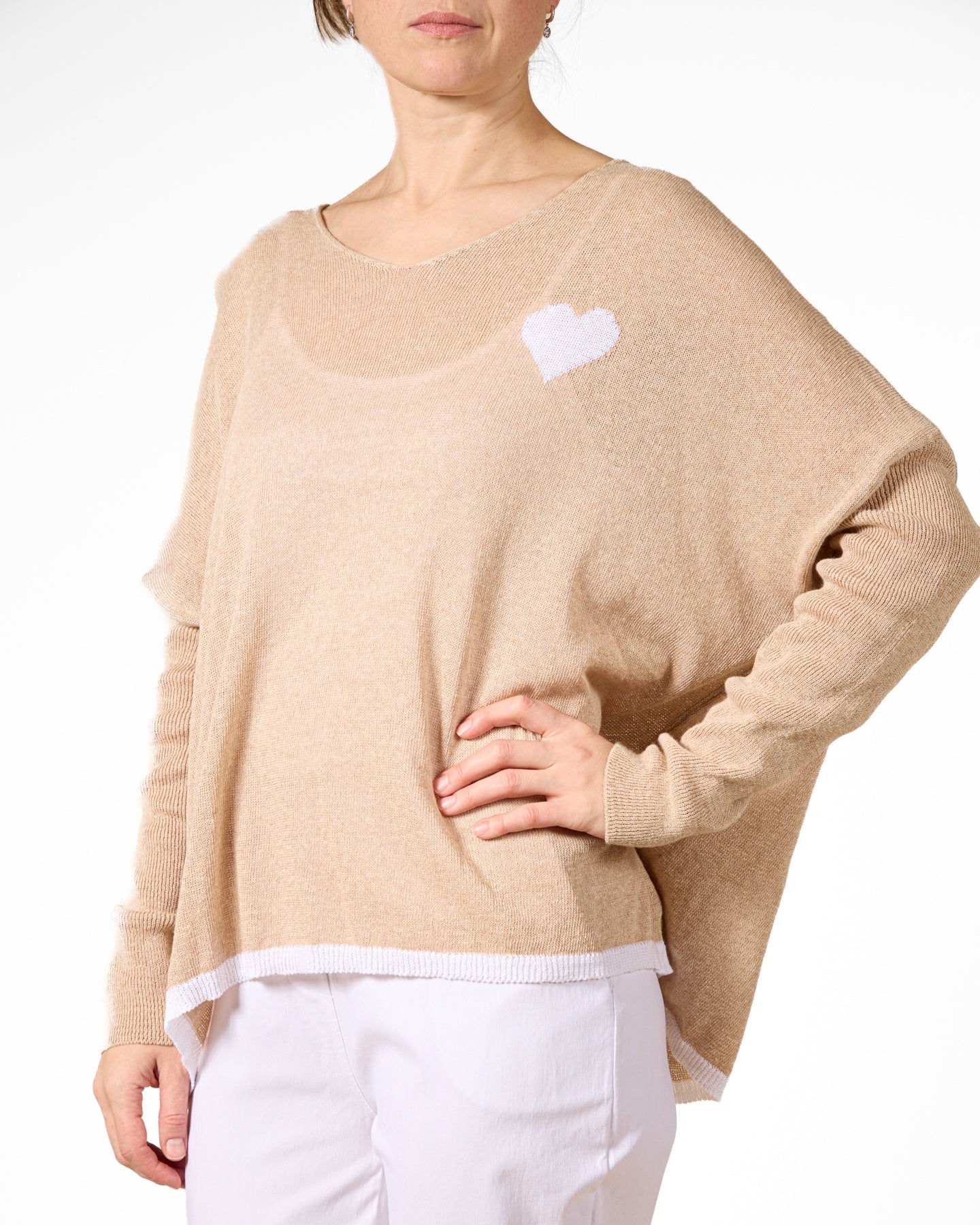 Pull à épaules tombantes avec motif de cœur Blanc Sable