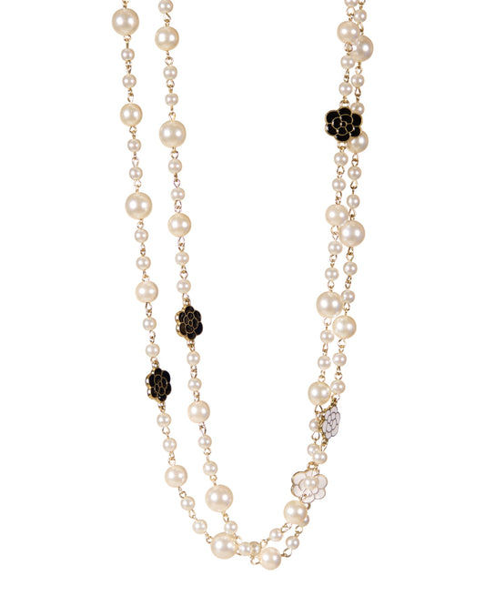 Floral Pearl Necklace