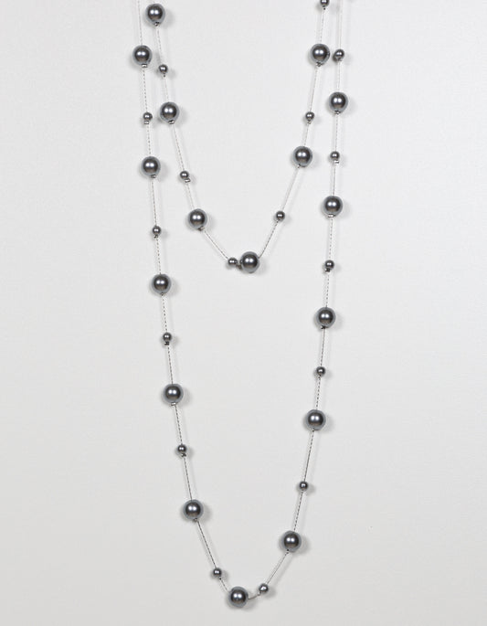 Chain Necklace with Mixed Large and Small Pearls in Light Grey